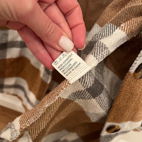 Fall classic caramel plaid shacket - Picture 2 of 4
